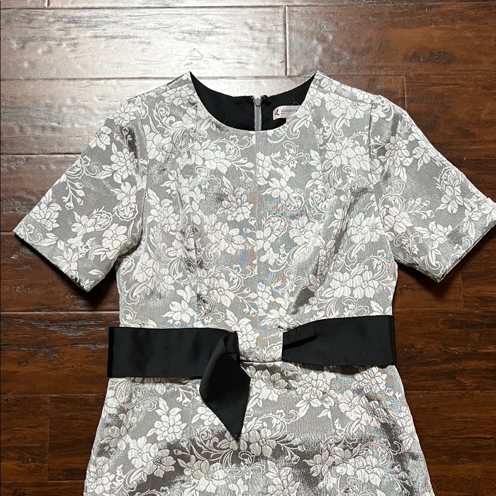 Nanette Lepore Silver Floral Jacquard Sheath Dress with Black Waist Tie Size 14 - Picture 2 of 16